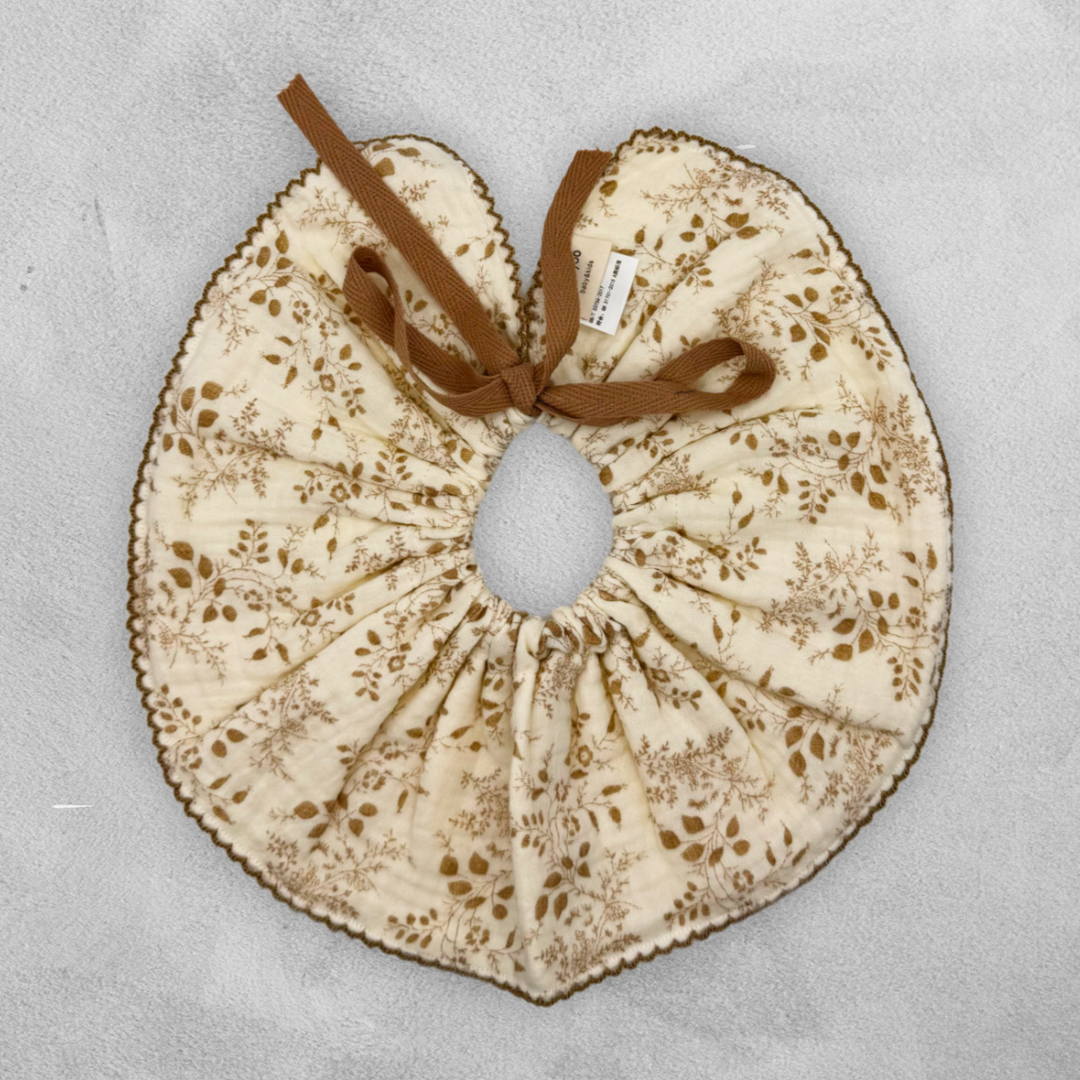 مريلة أطفال بياقة واسعة